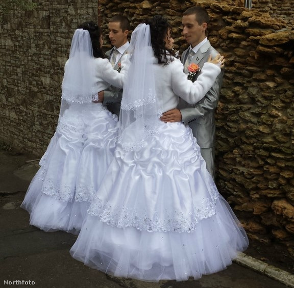 Ez pedig egy ukrán ikeresküvő