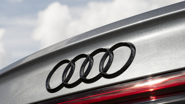 Béremelést és juttatásokat kaphatnak a magyar Audi dolgozói