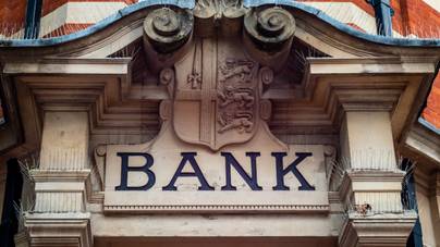 Jogsértéseket találtak a magyarországi banknál, ezt jelenti az ügyfelek számára