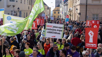 Hatalmas tömeg tüntetett a horvát kormány ellen Zágrábban