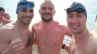 Nem fagytak bele: lelkes és bátor úszók tempóztak a 6,5 Celsius-fokos dorogi tóban