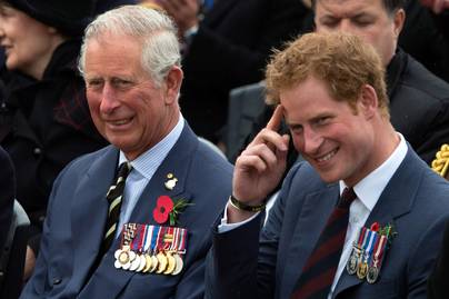 Harry herceg újra a királyi családnak dolgozna: Károly királynak ez a véleménye erről