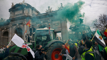 Már a spanyol gazdák is tüntetnek, 500 traktorral vonultak Madridba