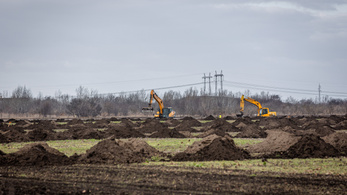 Nyerészkedéssel vádolják Szeged vezetését a BYD-gyár miatt földjüket elvesztő gazdák