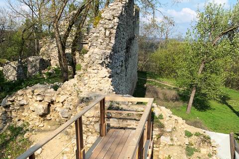 Egyre magasabb falak, ideiglenes kilátó: Így halad Zádorvár helyreállítása
