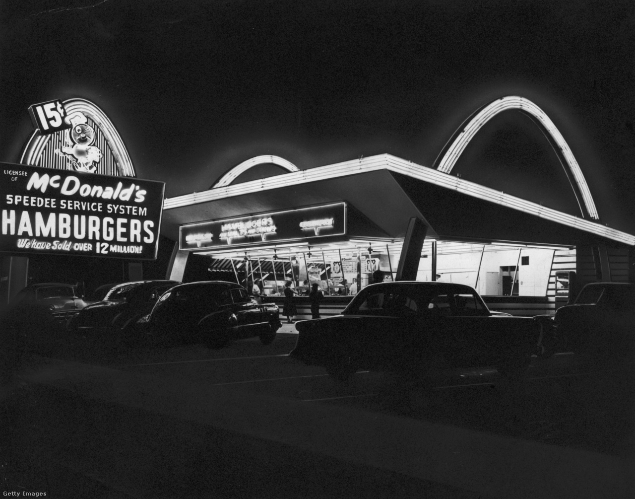 Des Plaines,  Amerikai Egyesült Államok, 1955. Az első McDonald's gyorsétterem