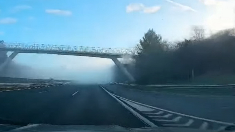 Videóra vették, milyen volt belehajtani a balesetet okozó sűrű ködbe az M7-es autópályán