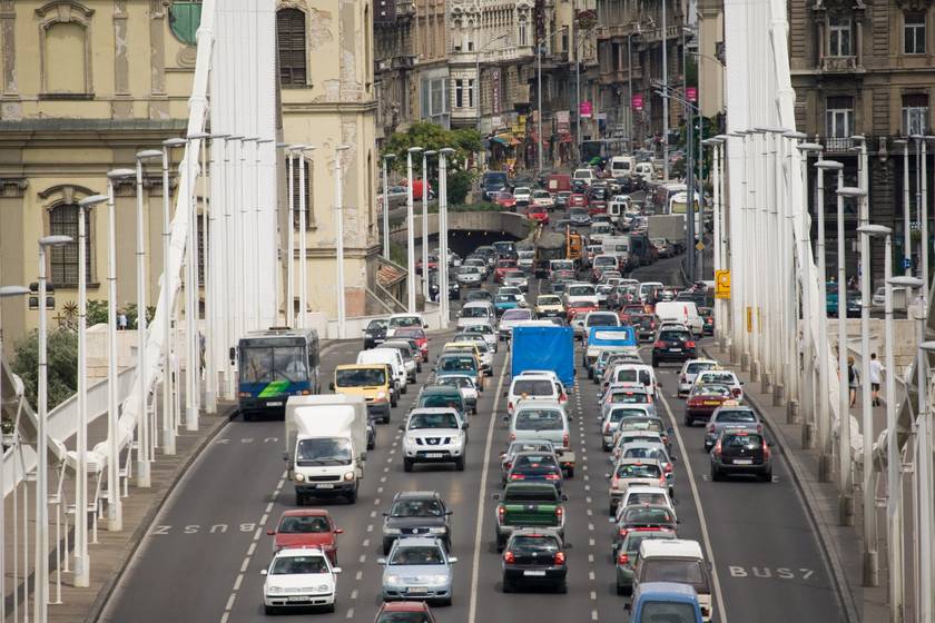 Rossz hír érkezett a Budapesten közlekedőknek - Lezárásokra kell számítani