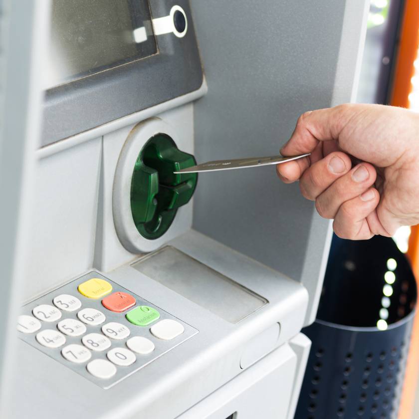 Csökkenhet a pénzkiadó automaták száma az országban: sokan nem fognak örülni az új rendeletnek