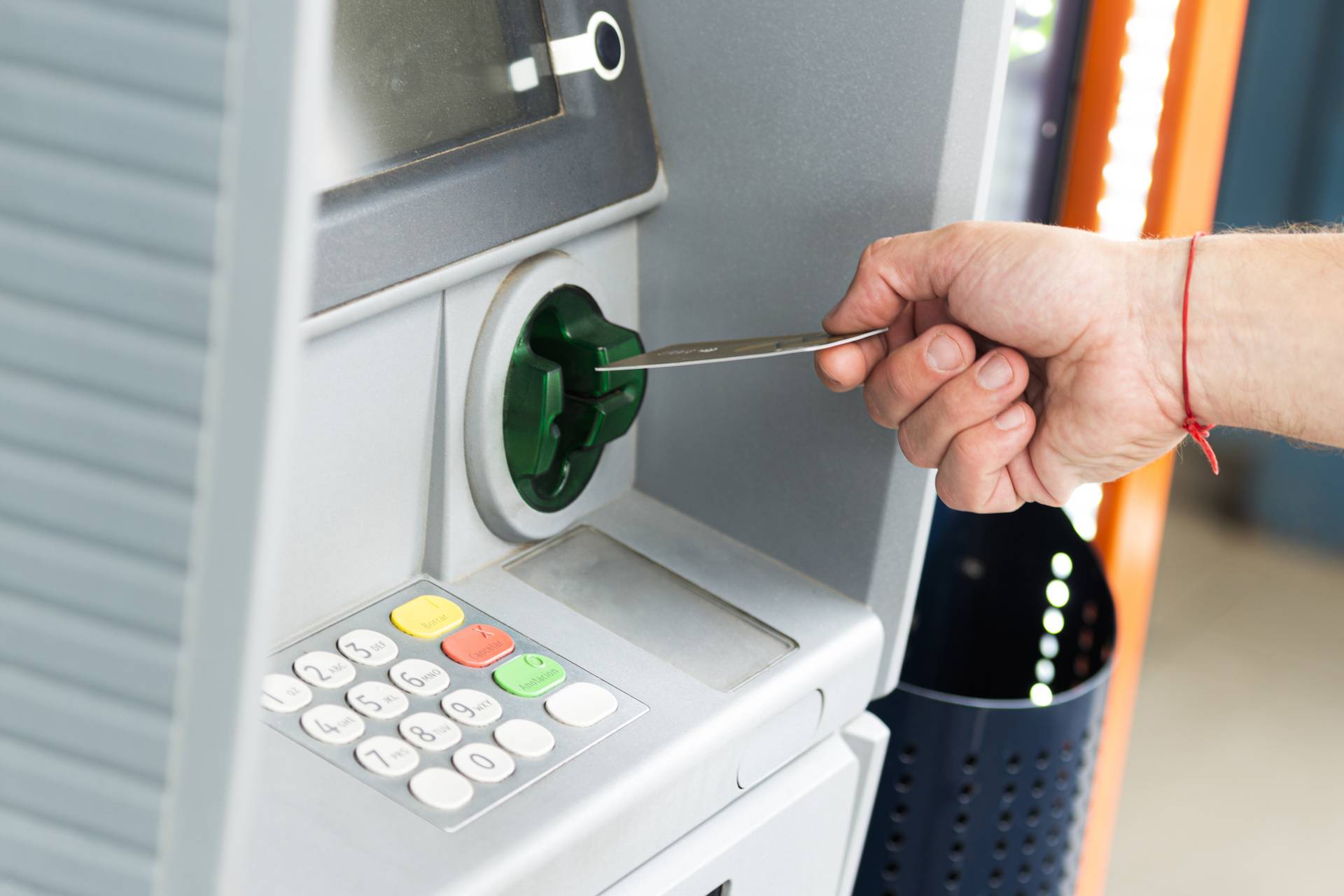 Csökkenhet az ATM-ek száma