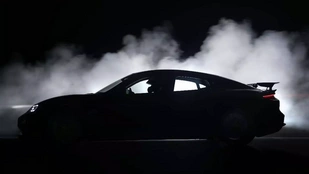 A Porsche hamarosan leleplezi a Tesla-verő Taycant