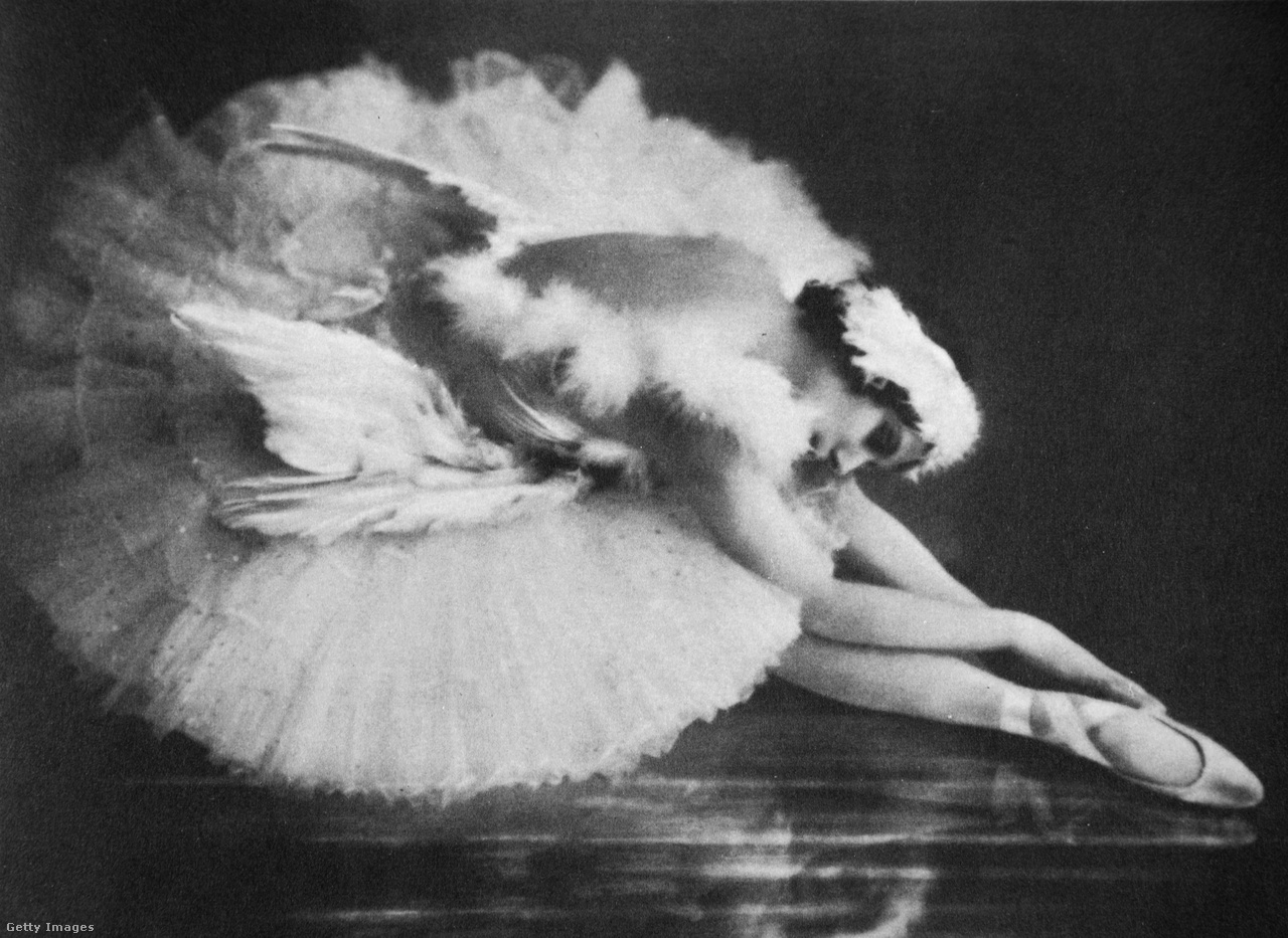 20. század eleje. Anna Pavlova (1881-1931) orosz prímabalerina, "A hattyú" című darabban