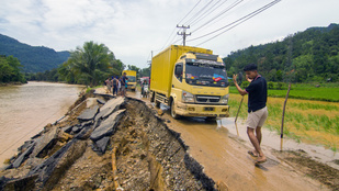 Életeket követelt a földcsuszamlás Indonéziában