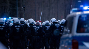 Több mint 200 szurkolót vettek őrizetbe a rendőrök Németországban