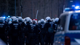 Több mint 200 szurkolót vettek őrizetbe a rendőrök Németországban