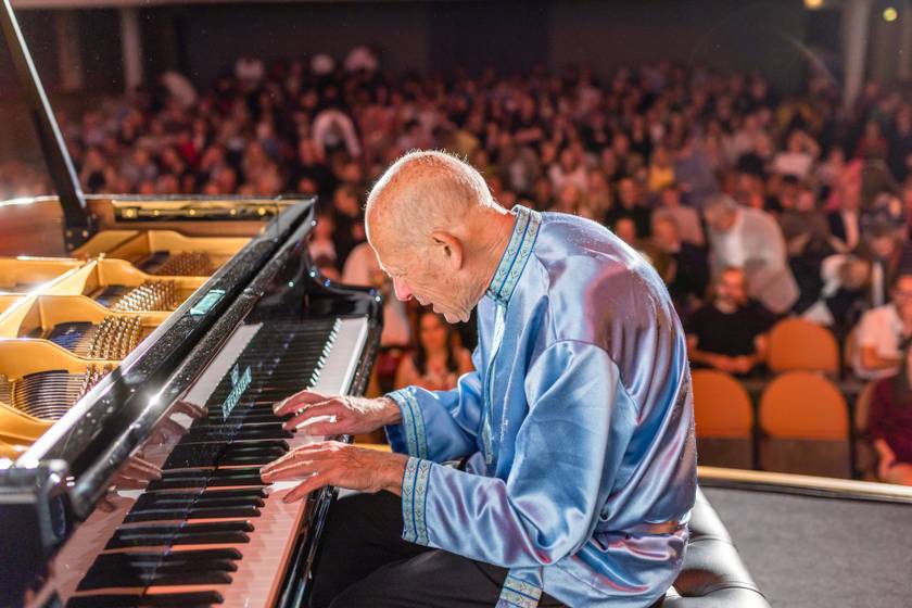 Világhírű zongorista tér vissza hazánkba a hétvégén: David Helfgott halhatatlan műveket ad majd elő