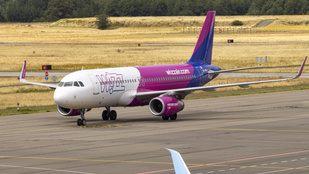 A Wizz Air járatán szülte meg gyermekét egy nő