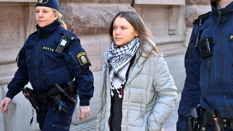 A friss NATO-tag „feltörölte a földet” Greta Thunberggel