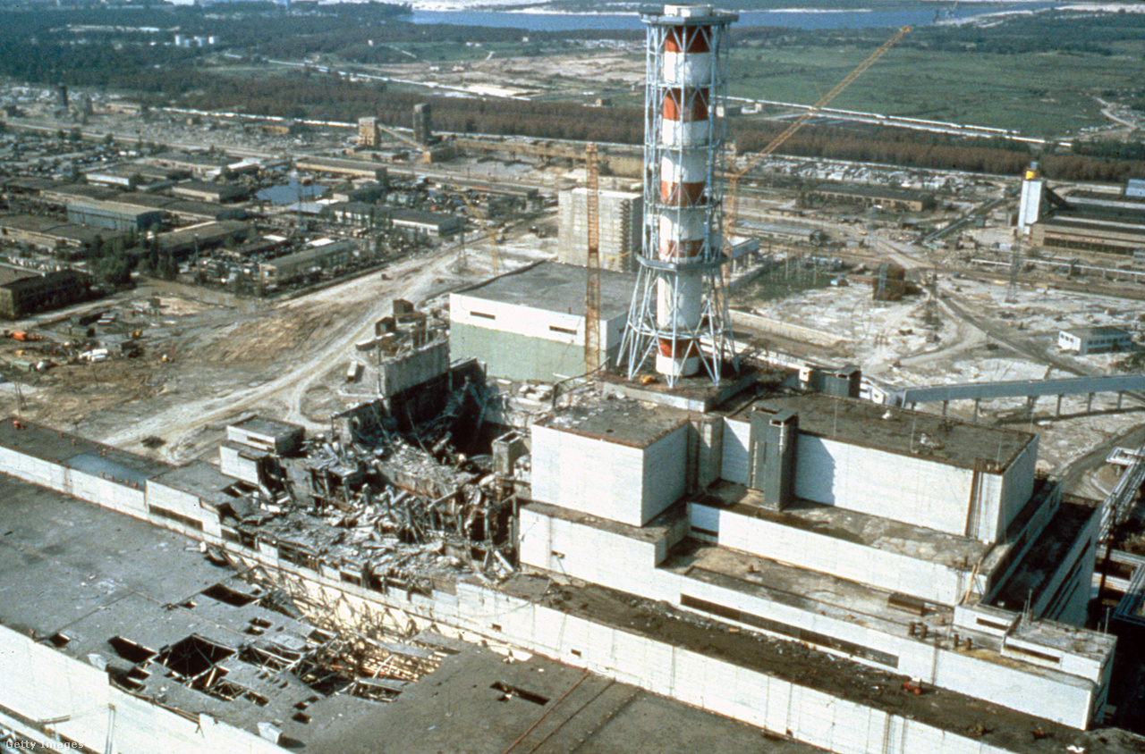 Ukrajna, Csernobil, 1986. májusa. A csernobili atomerőmű néhány héttel a katasztrófa után 