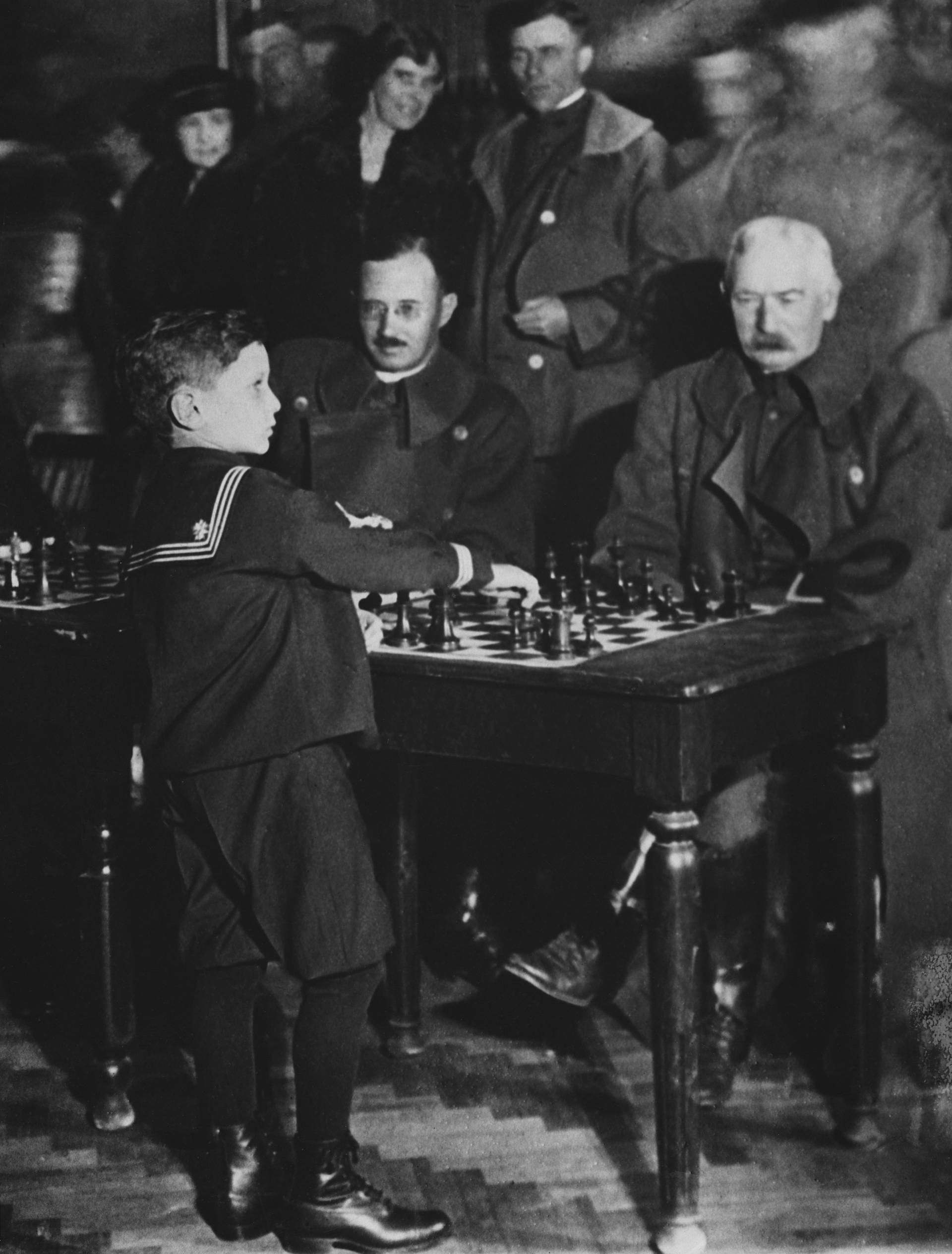 4 évesen kezdett sakkozni, 8 évesen tönkreverte a felnőtteket: Samuel Reshevsky sakk-csodagyerek története