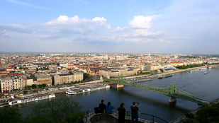 Az Eurostat közölte, melyik magyar városban a legnagyobb a várható élettartam