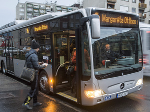 Öt új Mercedes busz állt forgalomba