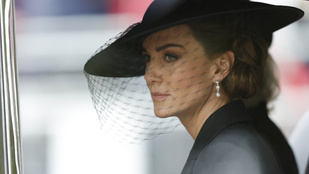Újabb lesújtó hír a brit királyi családból: Katalin hercegnénél rákot diagnosztizáltak