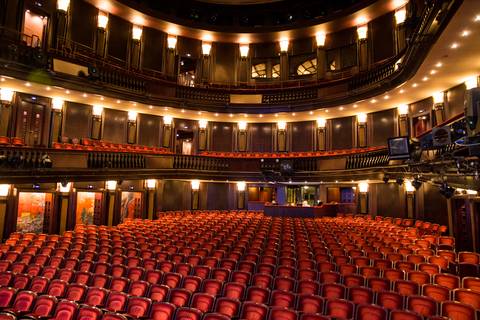 Mennyire ismered a budapesti színházak történetét? – Kvíz a színházi világnapra