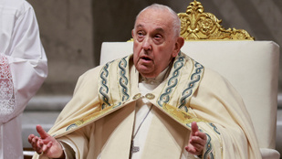 Ferenc pápa: A béke iránti vágyakozást a gyűlölet kegyetlensége és a háború vadsága töri meg