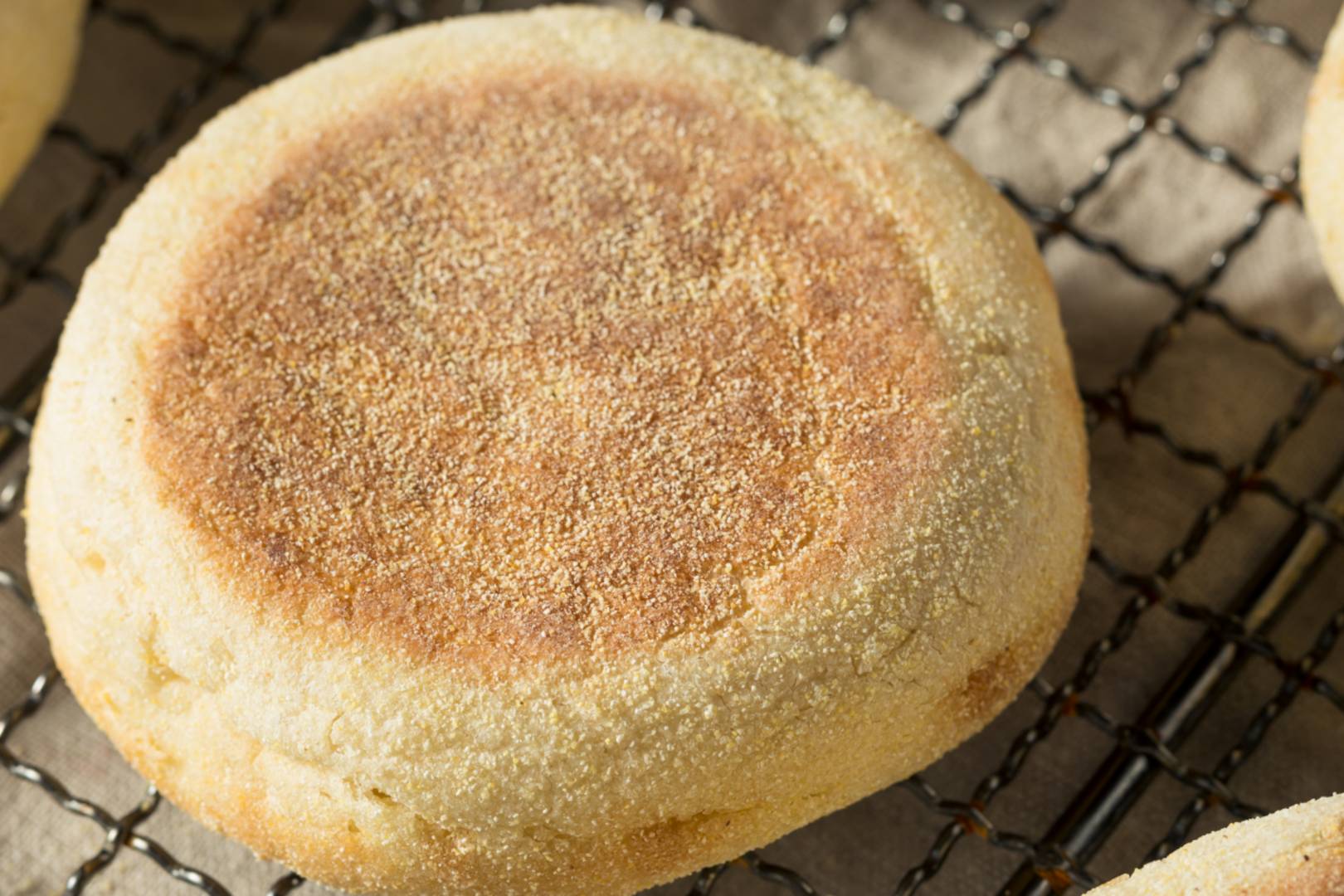 Készítsd el az angolok híres muffinját: belül puha, kívül ropogós lesz