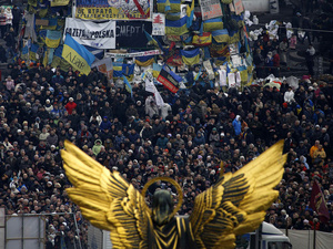 Janukovicsot leváltották, de feszült a helyzet