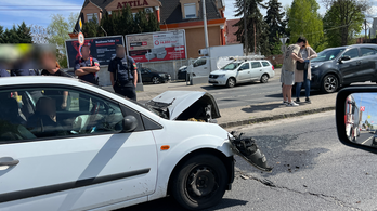 Három autó ütközött a Szentendrei út egy szakaszán