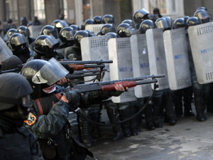 22 ezer rendőrt vetett volna be Janukovics