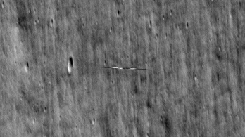 Különös lapos űrhajót látott a Hold körül keringő szonda