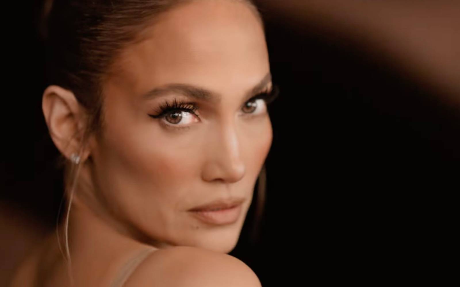 Jennifer Lopez fehérneműs fotókon