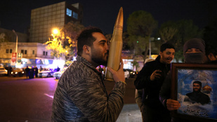 „A következő pofon még nagyobb lesz” – Örömünnep Iránban, az Izrael ellen indított dróntámadás után