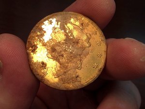 Kétmilliárd forintnyi aranykincset találtak Kaliforniában
