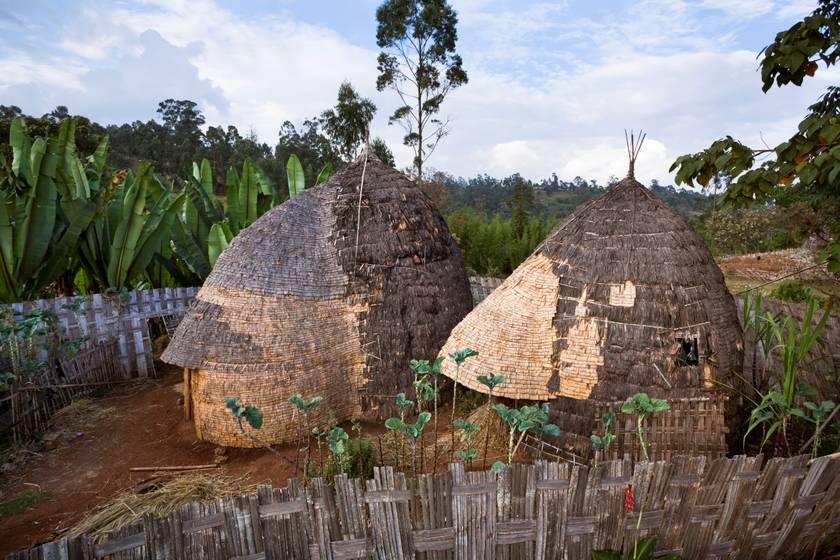 Így néz ki egy banánlevélből készült ház - Képes összeállításon a világ különleges otthonai