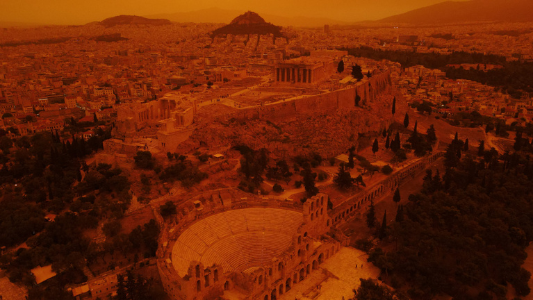 Elnyelte a szaharai por Athént
