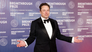 Elon Musk kitálalt a földönkívüliekről