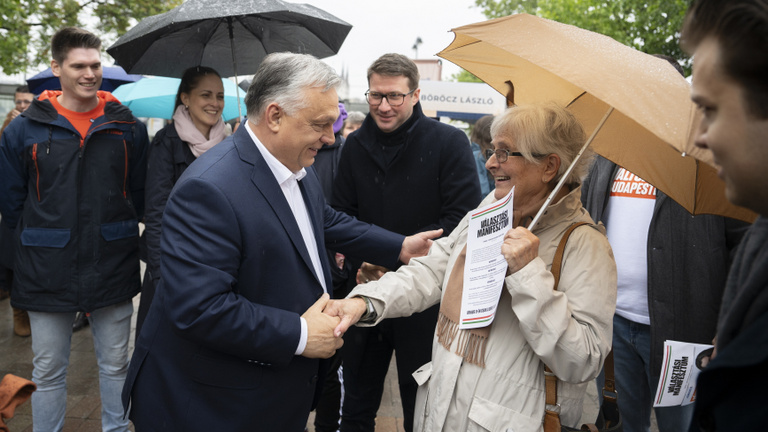 Orbán Viktor megjelent az egyik budapesti téren, és rögtön beszólt Karácsony Gergelynek