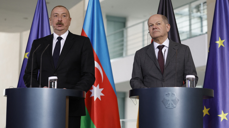 Olaf Scholz az emberi jogok tiszteletére szólította fel Azerbajdzsánt