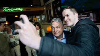 Orbán Viktor negyven év után tért vissza az egyik budapesti presszóba
