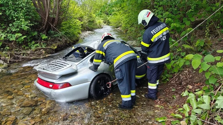 Egy hét alatt a második Porsche került vízbe
