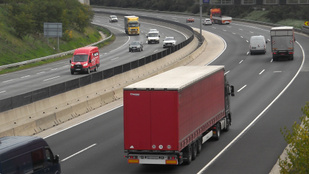Óriási hiány van Európában a kamionsofőrökből
