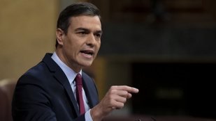 Eldöntötte a spanyol miniszterelnök, marad-e a kormányfői székben