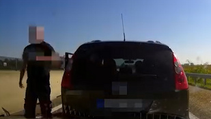 Büntetőfékezéssel leckéztetett egy sofőr Győr közelében