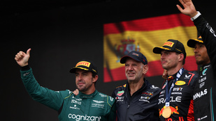 Igaz volt a pletyka, az F1 korszakos zsenije távozik a Red Bulltól
