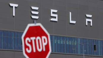 Szinte a teljes Supercharger-csapatot kirúgta a Tesla