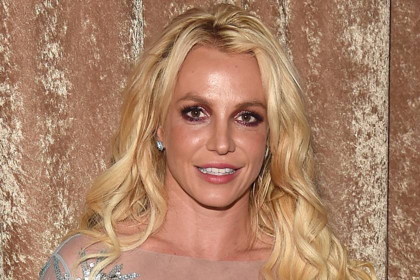 Britney Spearshez ki kellett hívni a mentőket a luxusszállodában: tagadja, hogy a párjával verekedtek volna össze